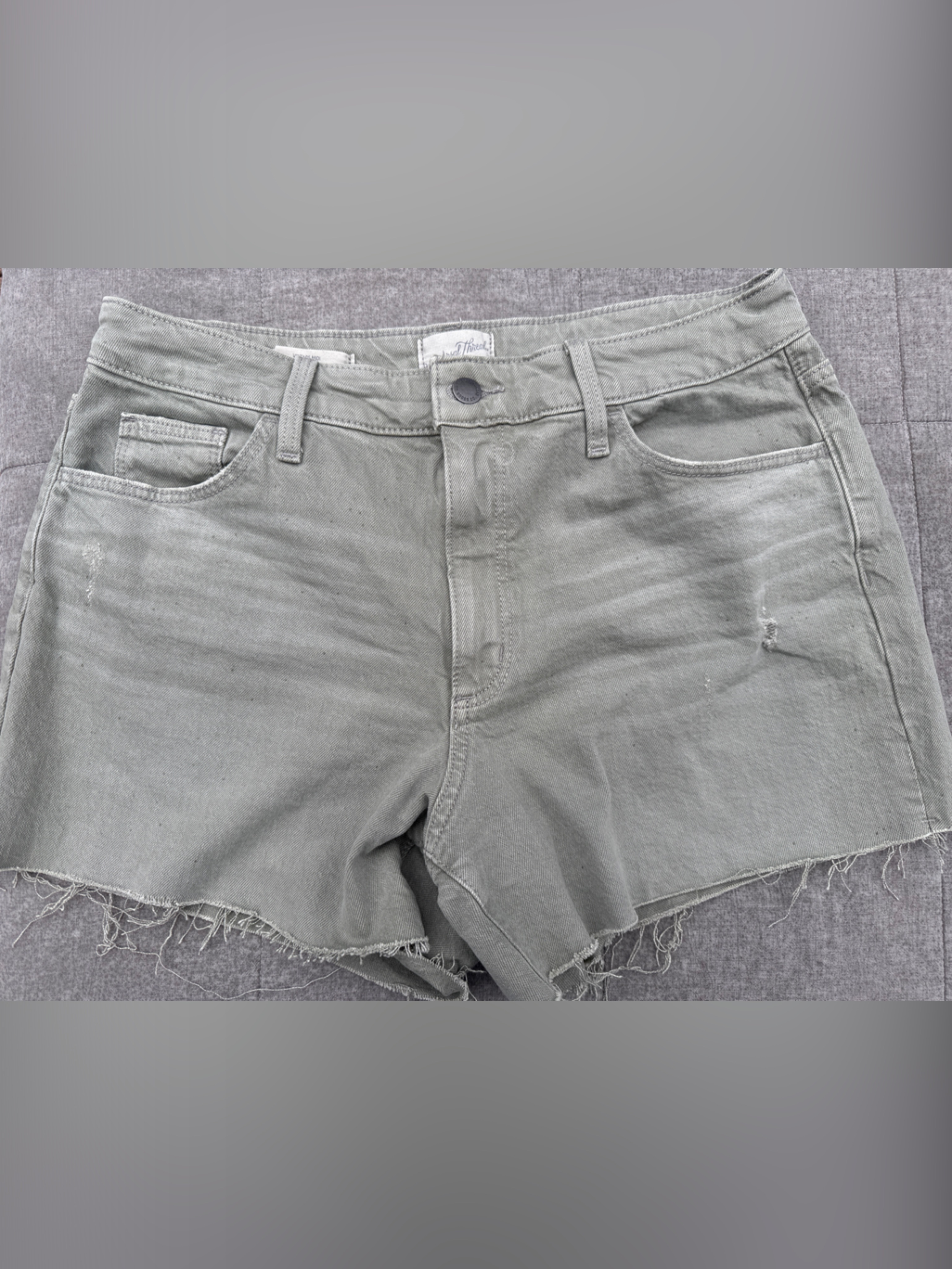 Nwot Universal Thread Olive Green Frayed Hem Denim Shorts